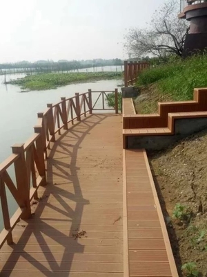 สระว่ายน้ําสวนที่มิตรต่อสิ่งแวดล้อม WPC โบดฝ้ากระดาษ กันฝุ่น