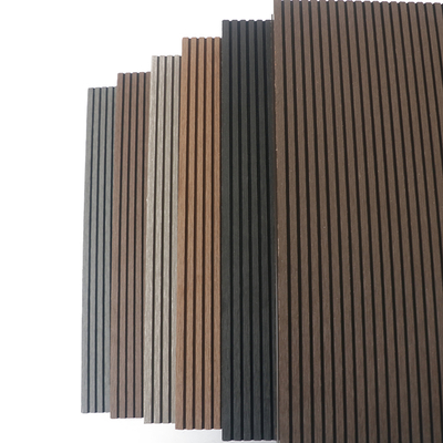 โมเดิร์นหลากหลายสี WPC Decking ทนทาน กันน้ํา บอร์ดโฮล